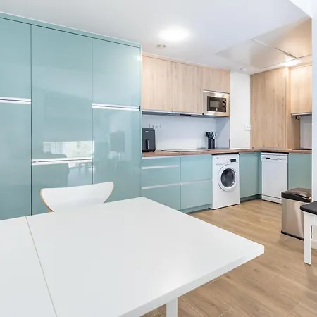 Wintowinrentals Charming & New Building, Close Apartment *