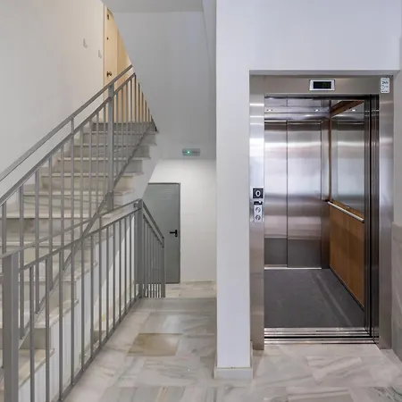 Wintowinrentals Charming & New Building, Close Apartment